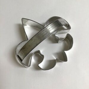 Boy Scout Emblem Metal Cookie Cutter w/Handle Biscuits Crafts Fleur De Lis 4x4”